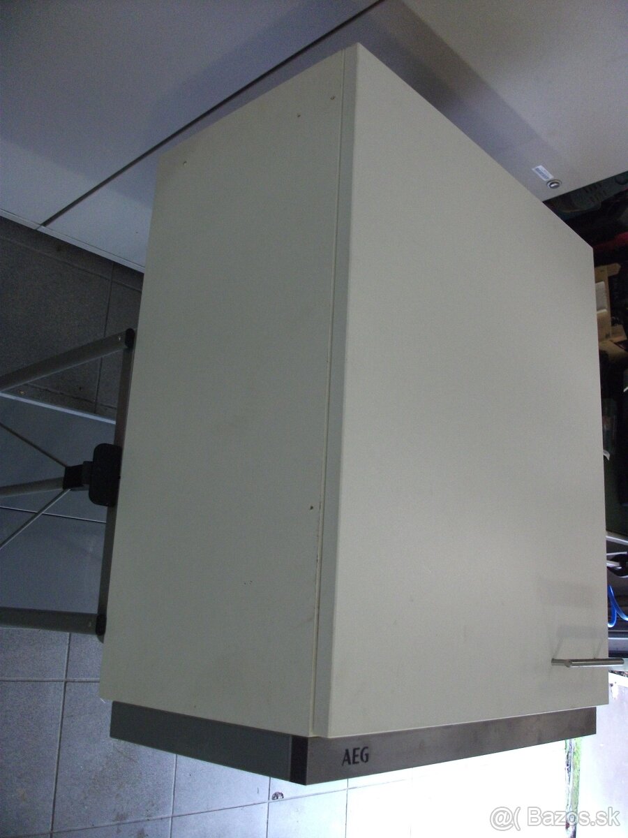 Predám digestor-odsávač pár zn.AEG. - 3
