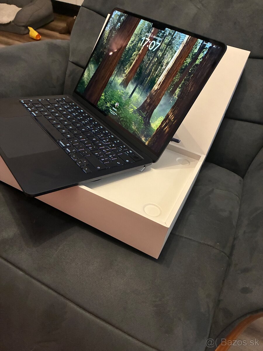 Macbook Air 13” 16/256 Midnight 2025 - 3