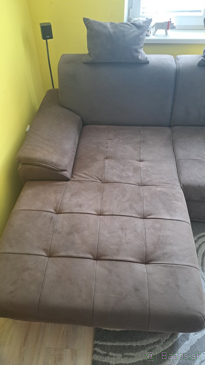 Hnedý gauč - 3