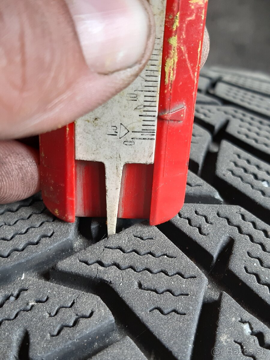Zimne Dunlop 215/50 R17 - 3