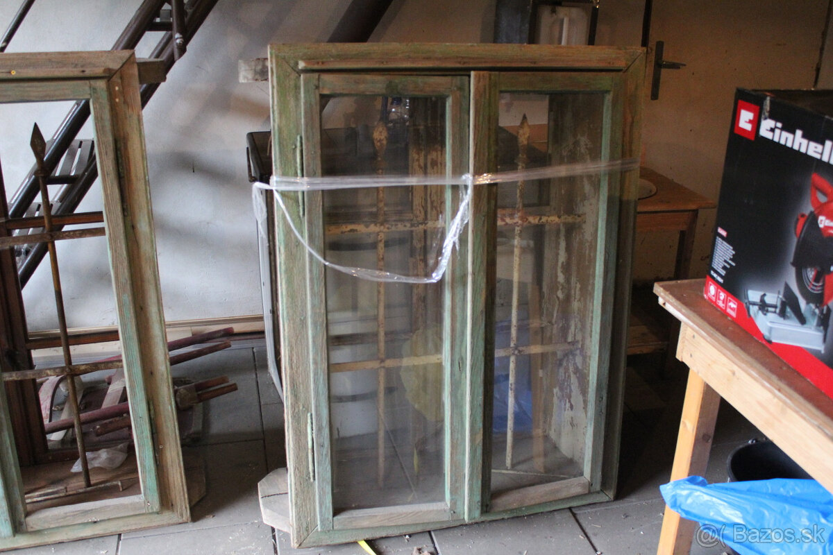 2 x starodávne okno z mrežou - 3