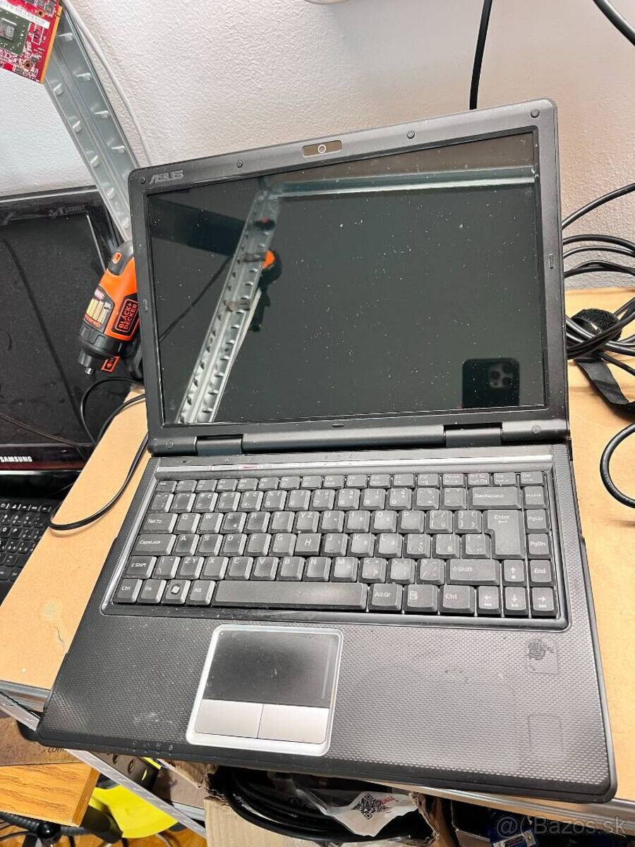 Predám notebook Asus Intel Core2Duo 2x2,00GHz.3gb ram.160gbH - 3