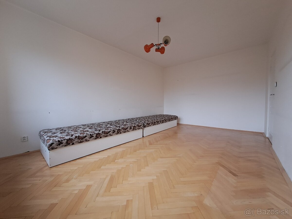 3 izbový byt vo Vrútkach s úžasným výhľadom- Veľkometrážny - 3