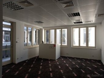 Dvojpodlažný priestor v centre Košíc pri pešej zóne - 3