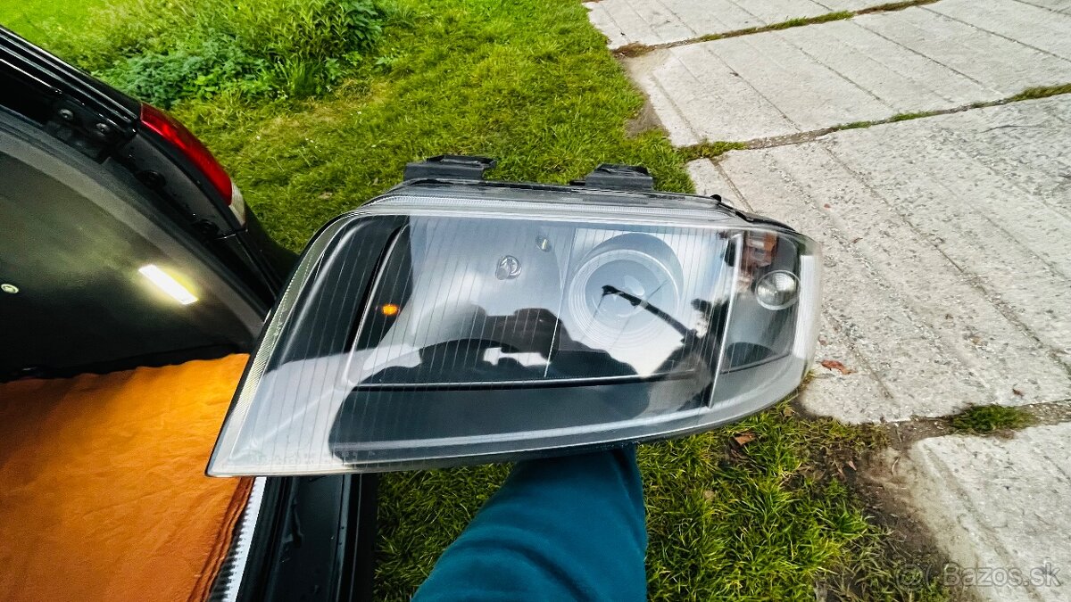 Audi A6 C5 - 4.2 V8 - světla - 3