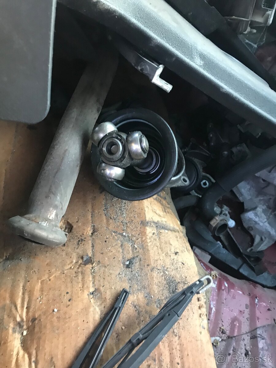 Ponúkam Renault Clio 2 na diely - 3