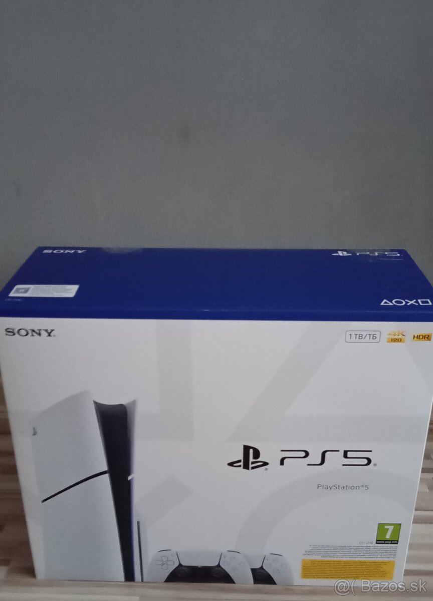 PS 5 slim SSD disk 1 TB + 2 ovládače NEROZBALENE NOVÉ - 3