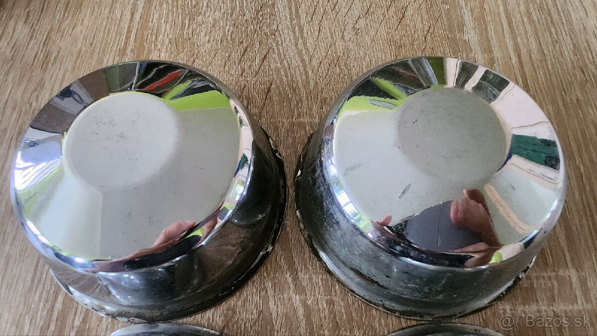 Stredové pukličky- Wartburg - 3