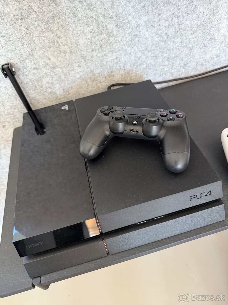 PS4 s hrami a druhým joystickom - 3