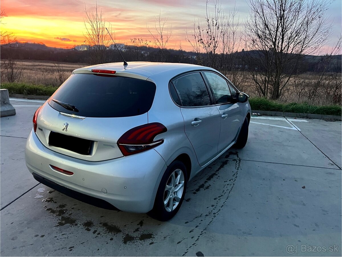 Peugeot 208 - 3