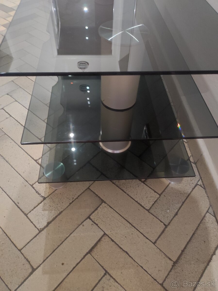 Stolík pod televízor - 3