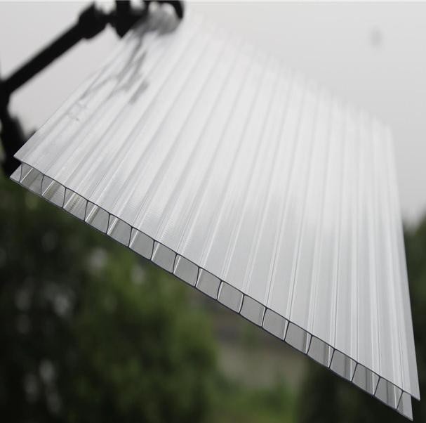 Komôrkový polykarbonát 10mm s UV - 3