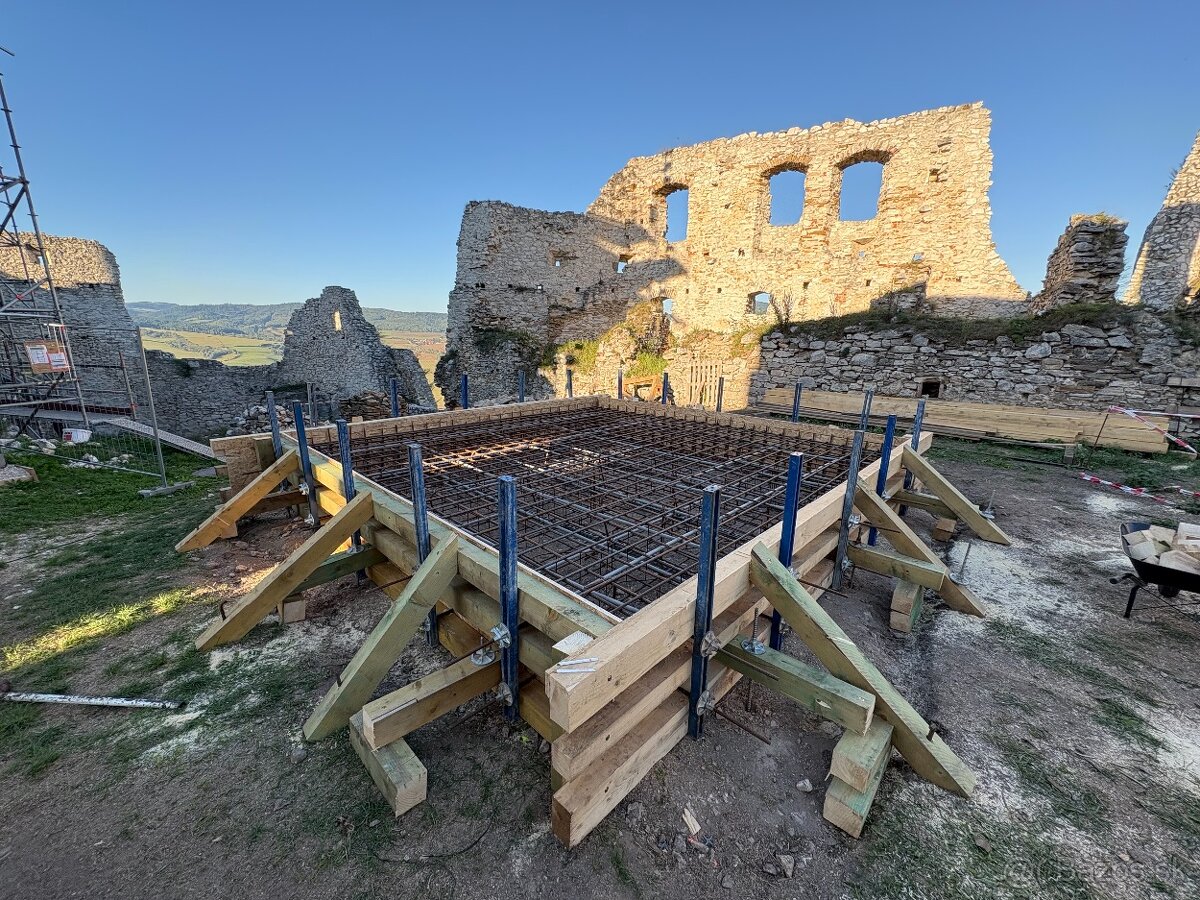 Výstavba domov, hrubá stavba, základová doska, betónové plot - 3