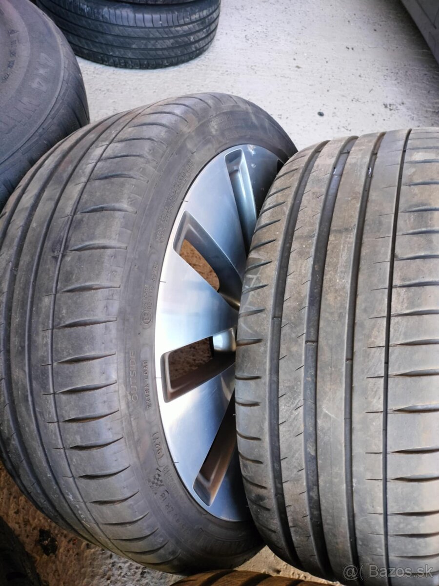 4ks alu disky orig. Vw 5x112 R18 pneu 225/40 R18 6mm - 3