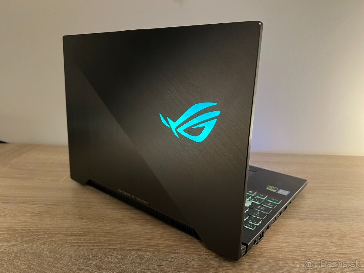 Herný notebook ASUS ROG STRIX SCAR II GL504GS - 3