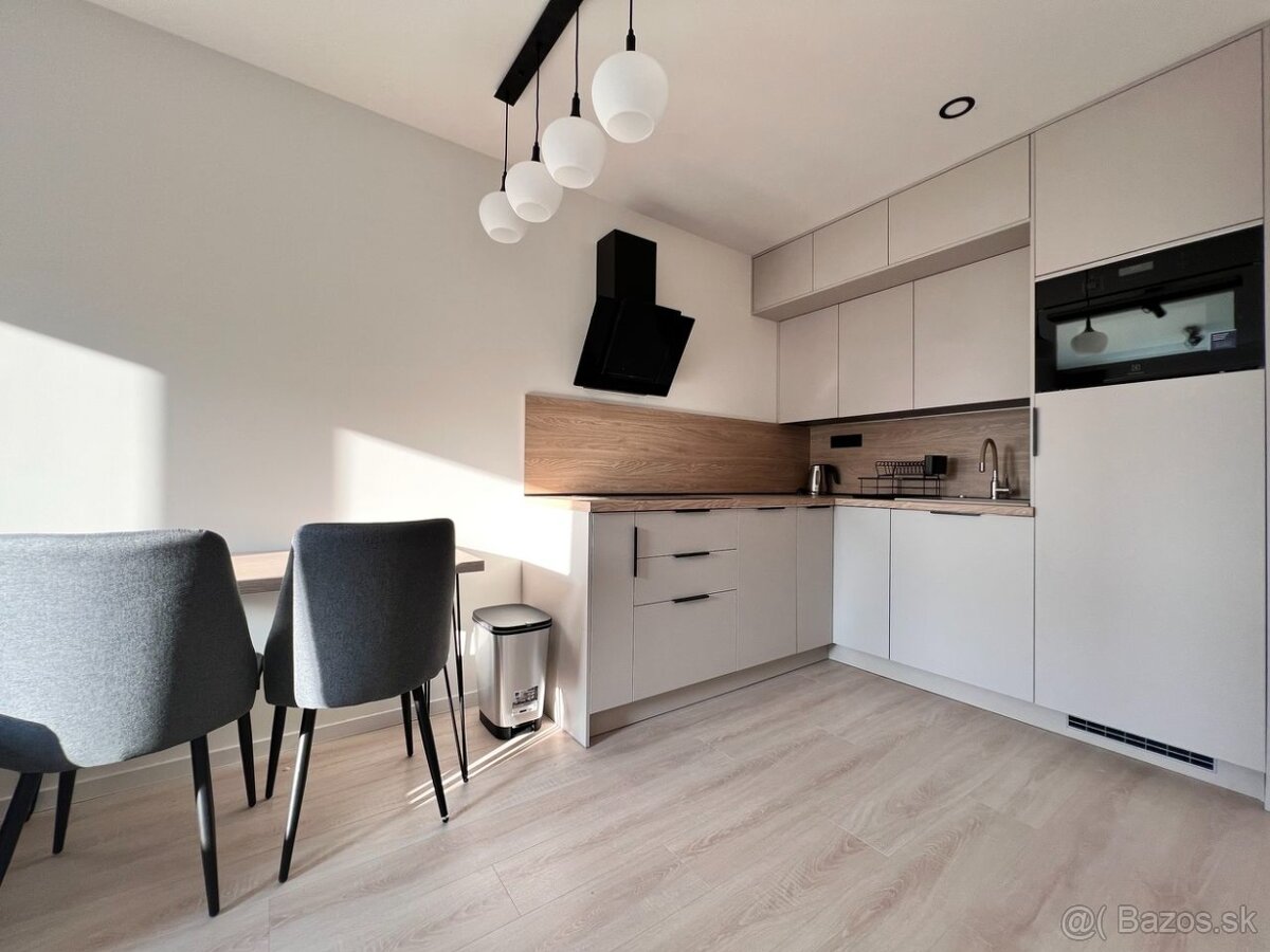 Newly renovated 1.5-room apartment – Krivá Street, walking d - 3