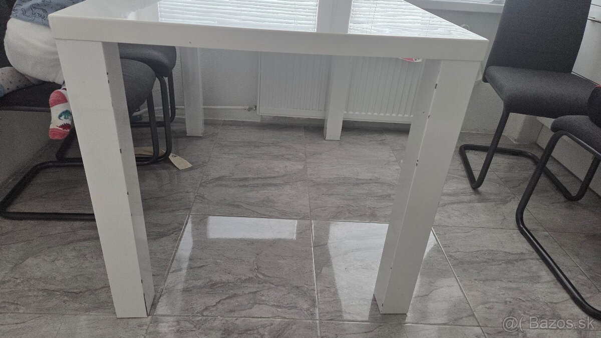 Jedálenský stôl - 3