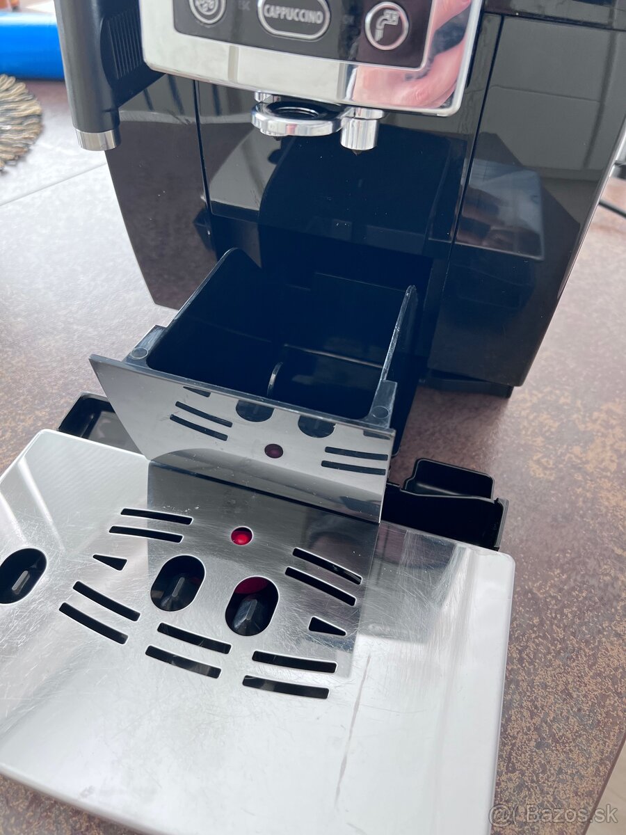 Predám automatický kávovar DeLonghi - 3
