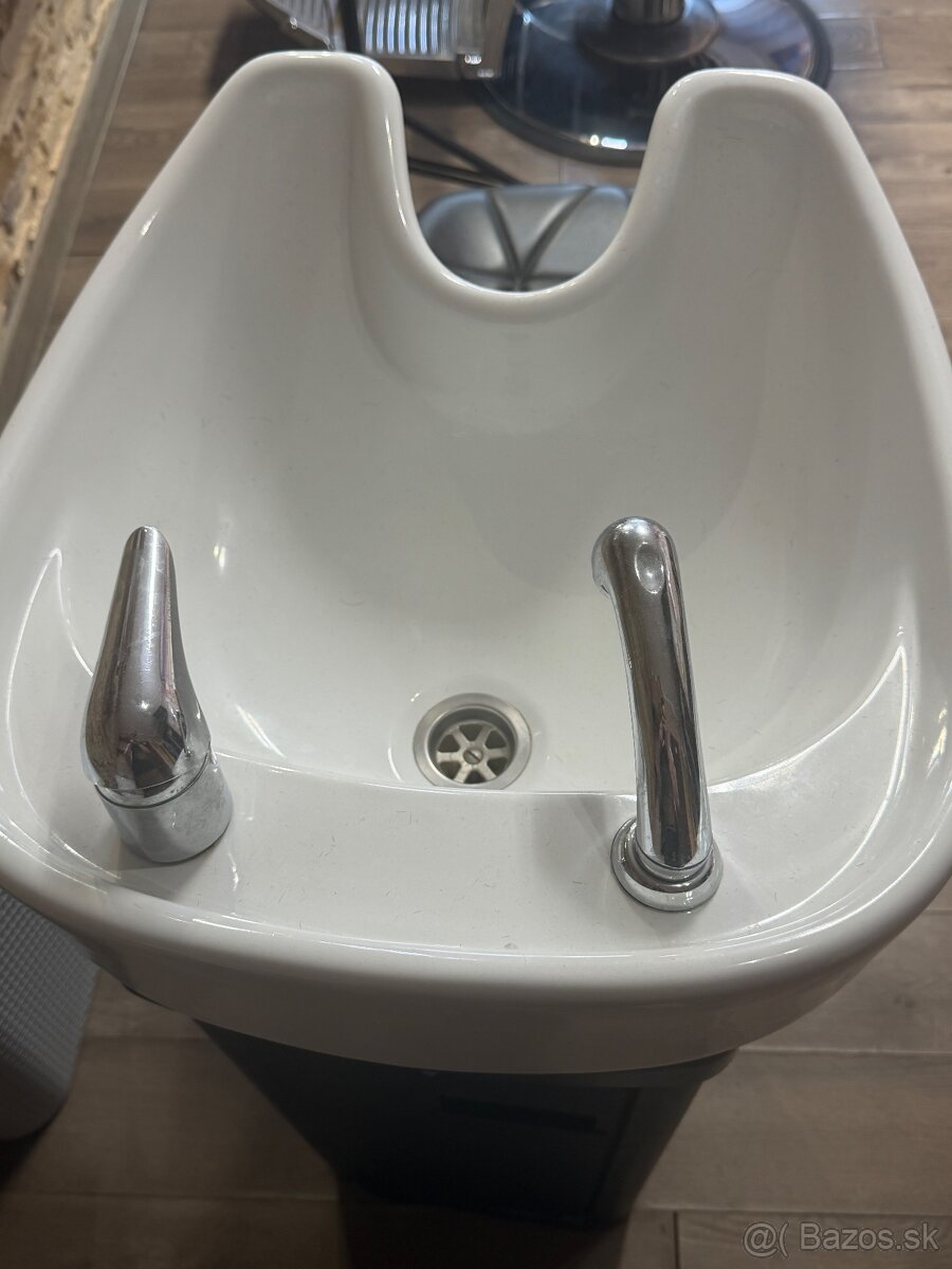 Kadernícke umývadlo - 3