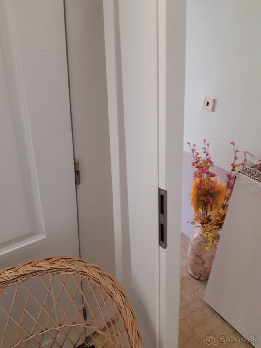 Biela obložková zárubňa 80 Pravá - 3