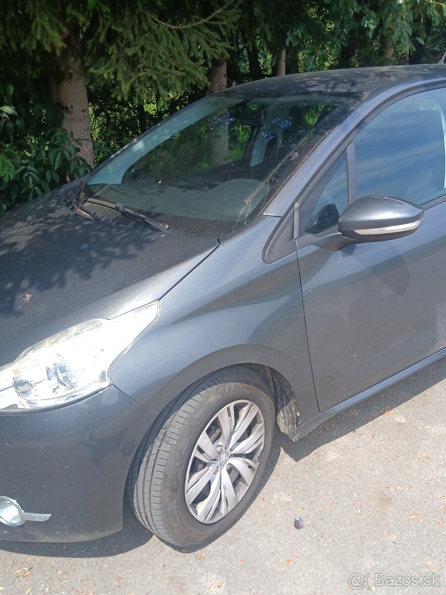 Predám Peugeot 208 1.2 - 3