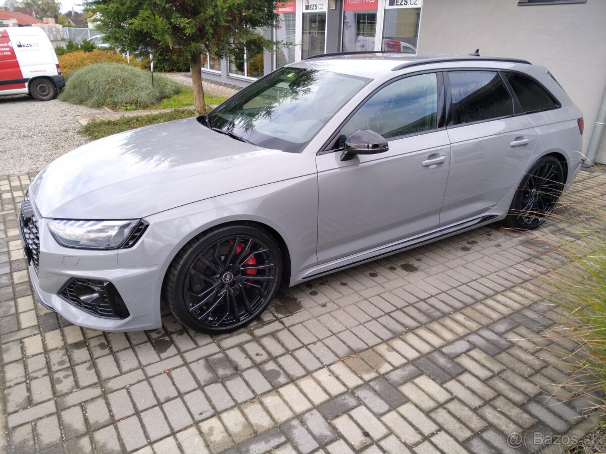 Audi RS4 r.2022 záruka Audi do 1/2027 - 3