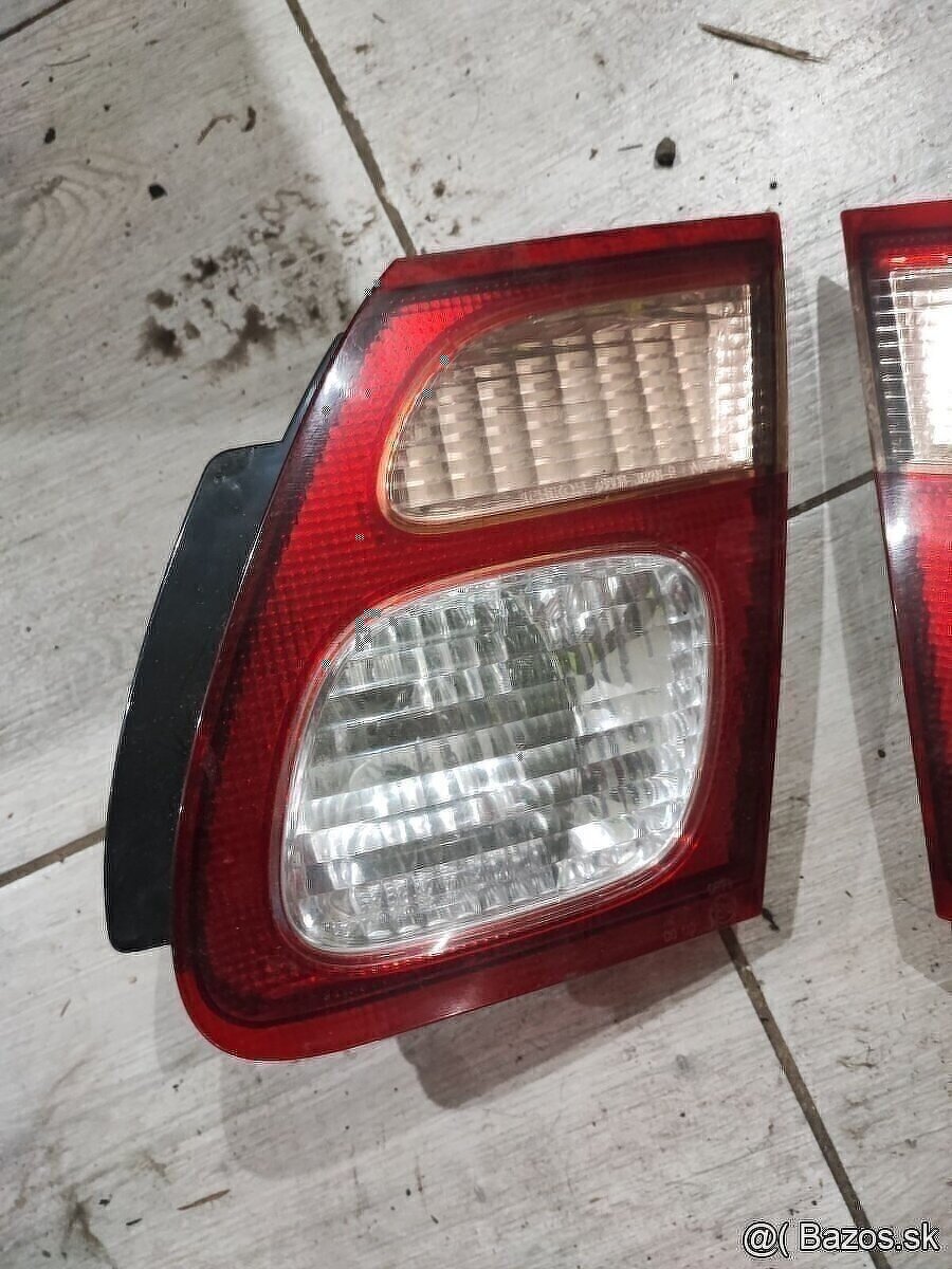 Predám dvere svetlá na Nissan almera 1.5 66kw QG15 rok 200 - 3