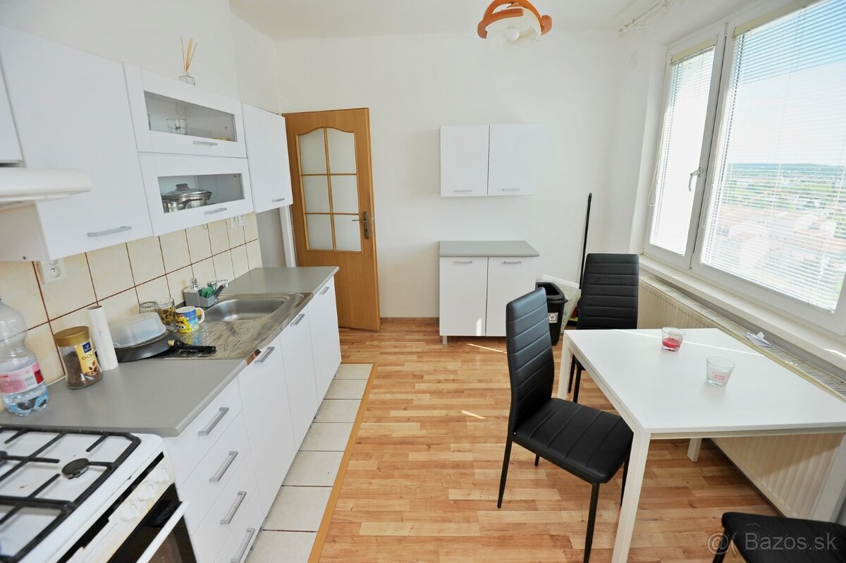 Slnečný 2 izbový byt s murovaným jadrom na predaj - 3