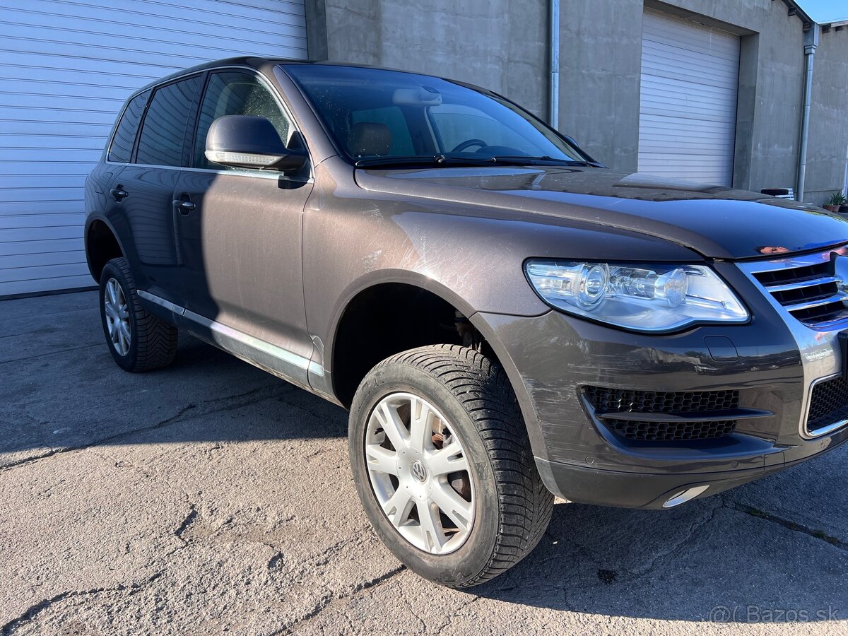 Predám náhradné diely na Volkswagen touareg 3.0tdi 176kw - 3