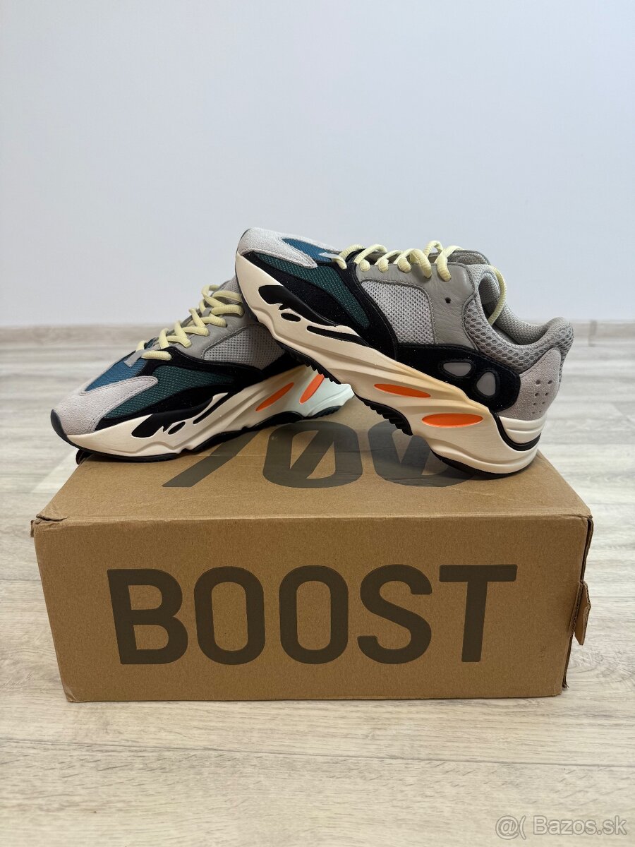 YEEZY 700 - 3