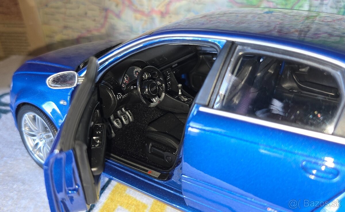 Audi RS 4 B7 1:18 - 3