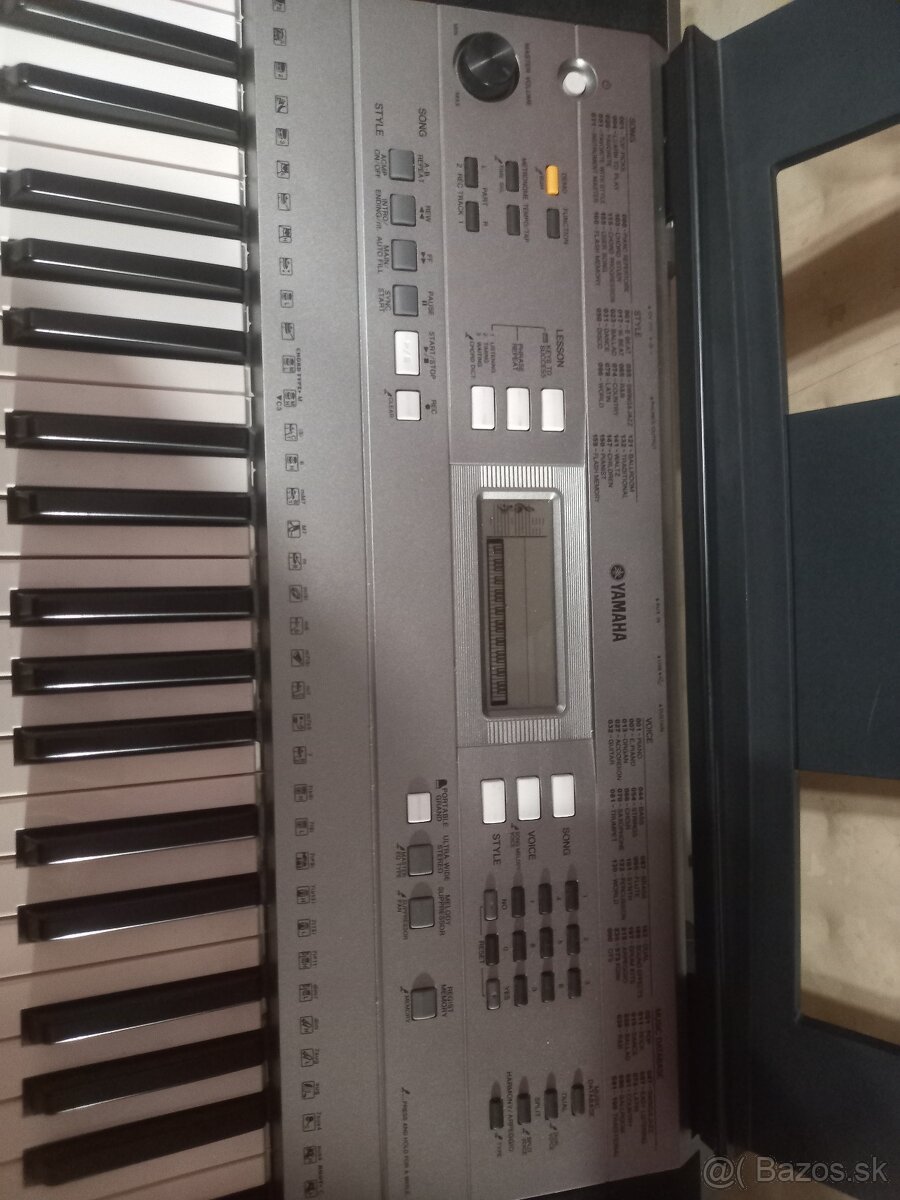 Predam klavesy psr E353 - 3