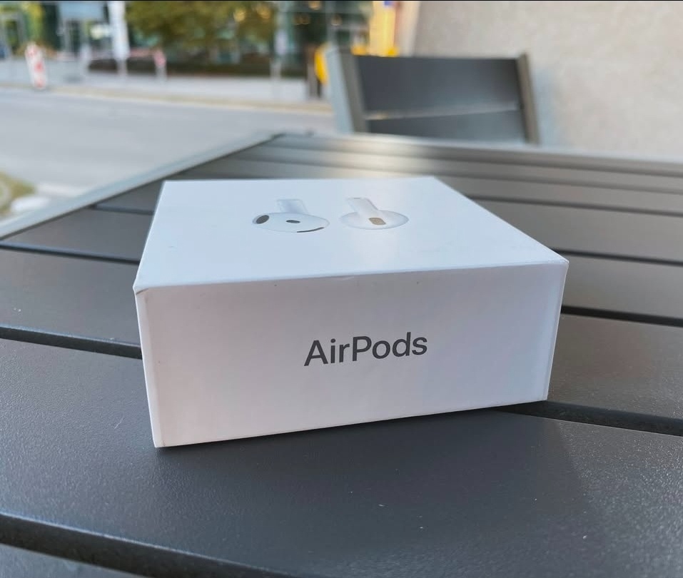Na predaj Apple Airpods 4 - 3