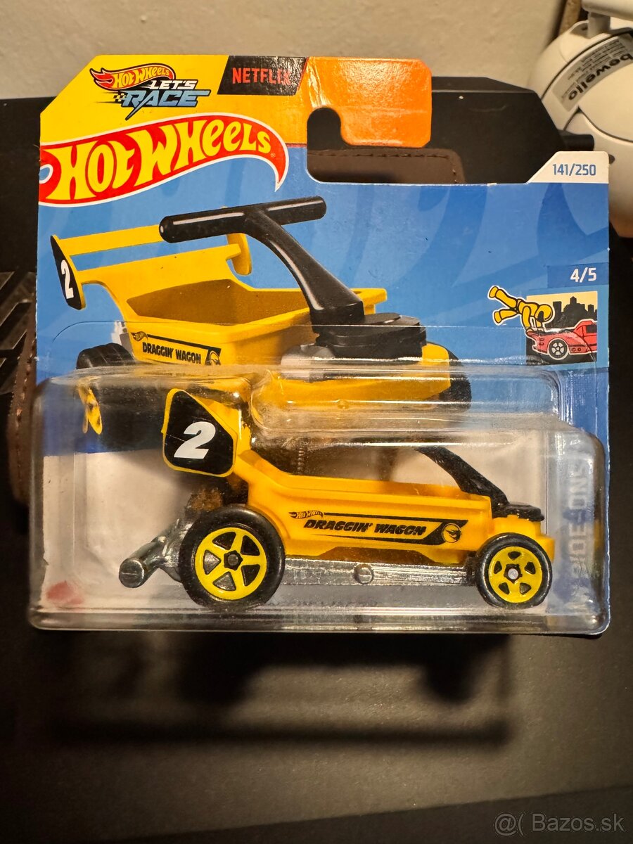 Poškodené zberateľské auto Hot Wheels - 3