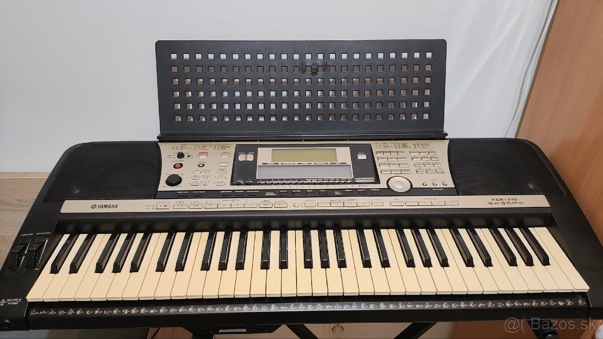 YAMAHA PSR-740 - 3
