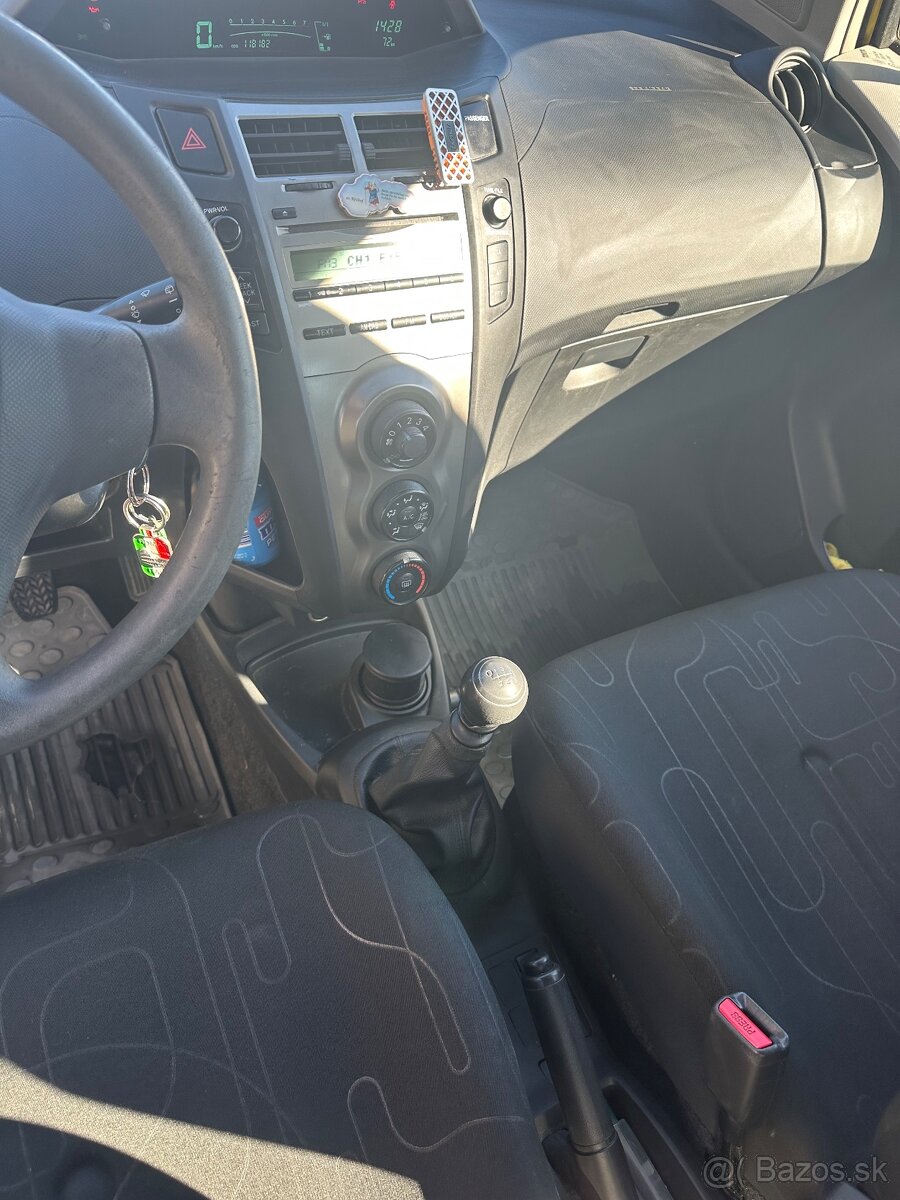 Toyota Yaris 1.3VVTi - 3