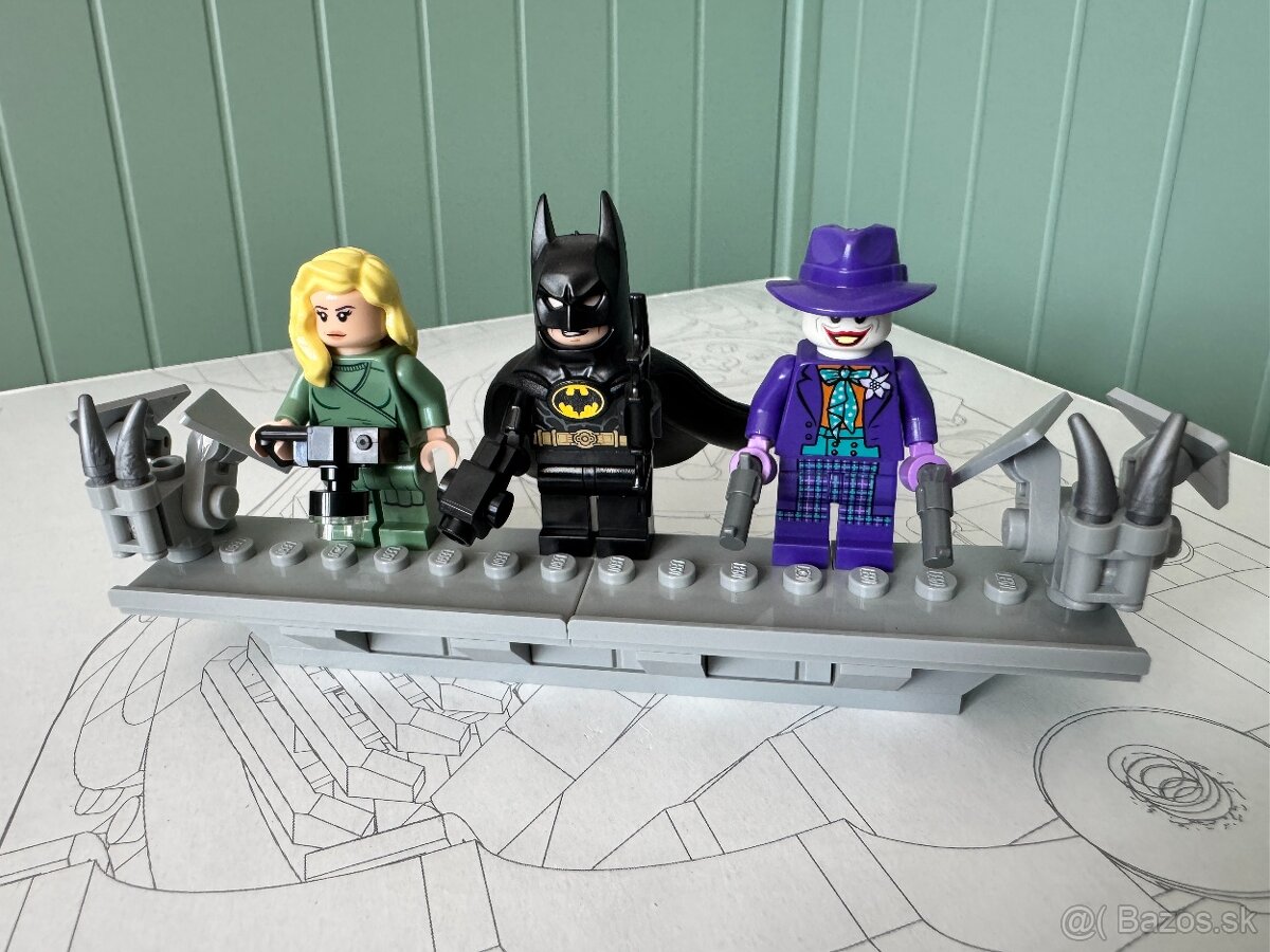 LEGO 1989 Batmobile - 76139 - 3