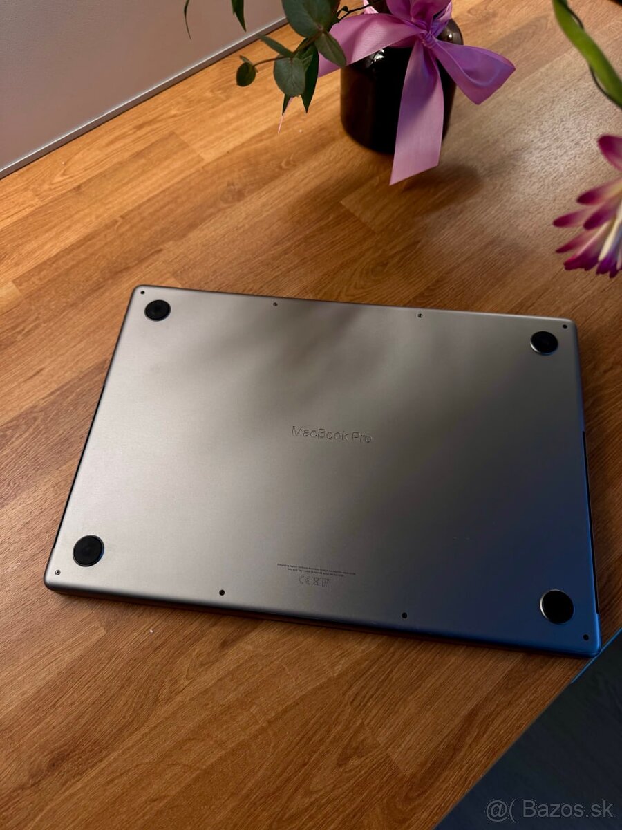 MacBook Pro M2 Pro - 3