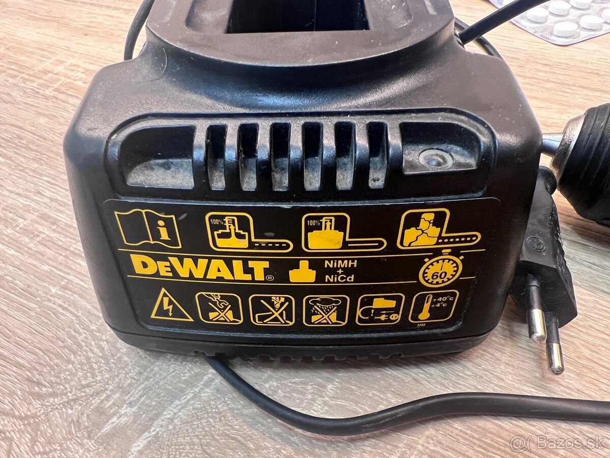 Dewalt vrtačka DC740 celý set - 3