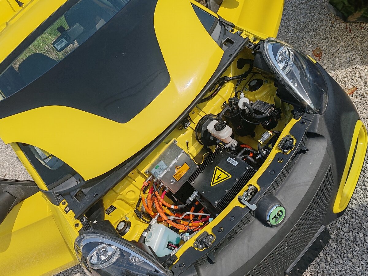 Elektromobil Zhidou - 3