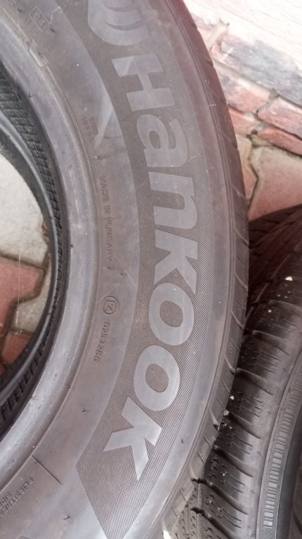 Predam letne pneu 2ks Hankook 215_65_R16 - 3