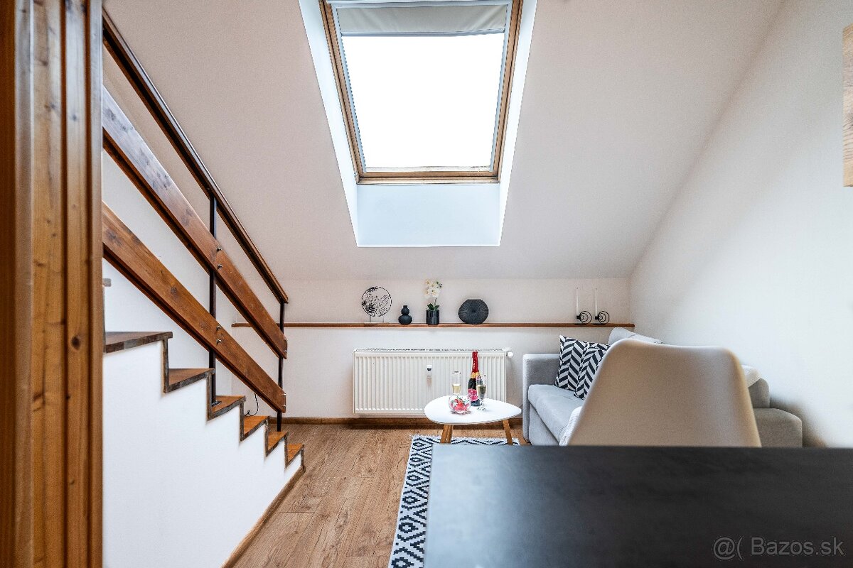 Predaj:1,5 izbový podkrovný mezonet, Košice-centrum, Štúrova - 3