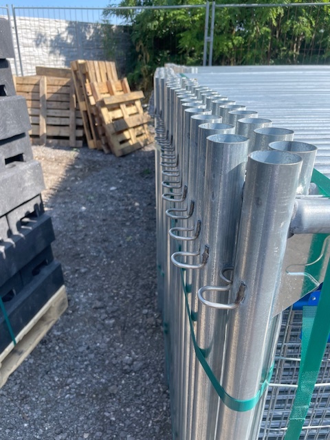 Nízke mobilné oplotenie 3,5 x 1,2m spevnené rohy - 3