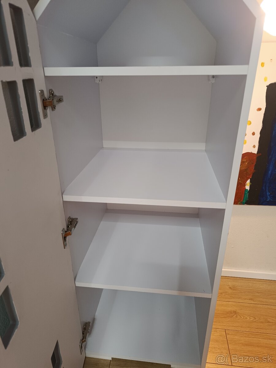 Domčekova skriňa - 3