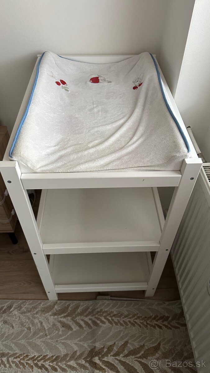 Prebaľovaci pult - 3