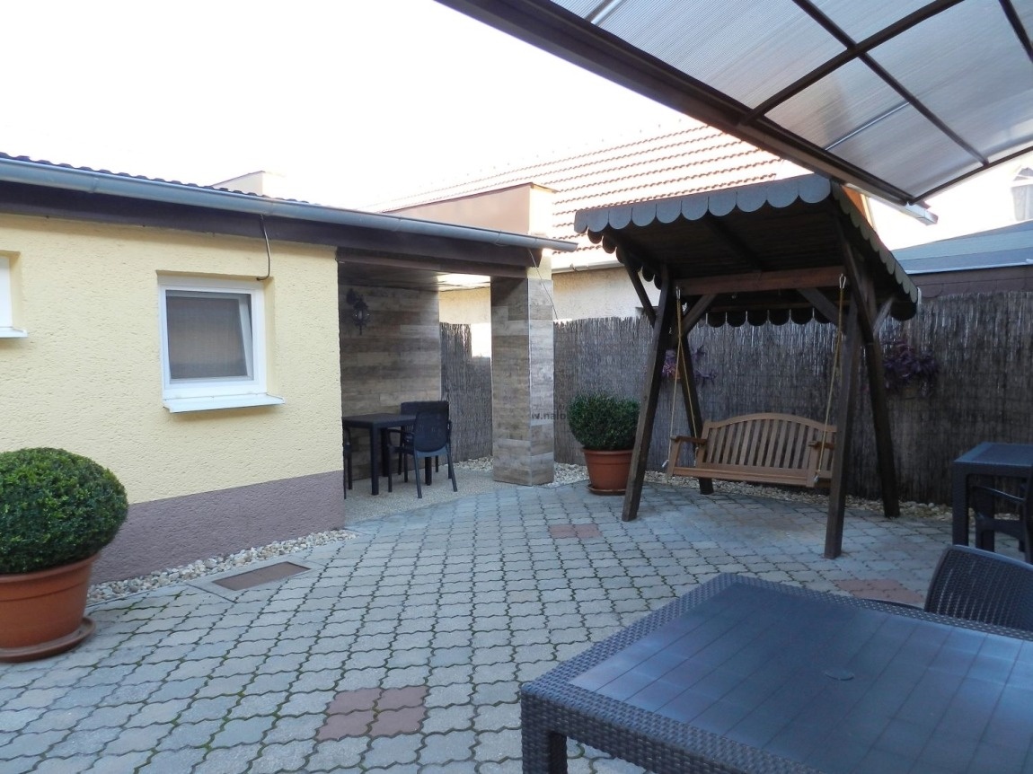 Penzión so samostatným obchodným priestorom vo Veľkom Mederi - 3