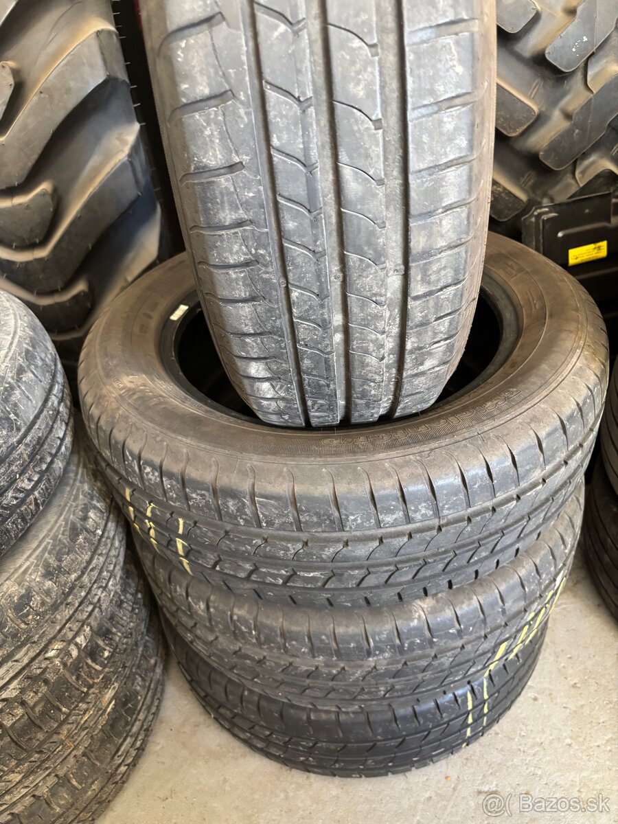195/60R16 Goodyear Efficient Grip 89H - 3