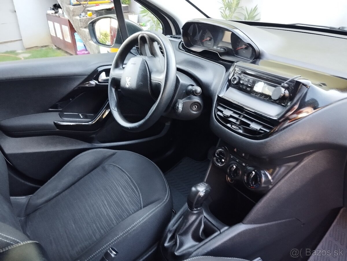 Peugeot 208. 1,4 HDi znížená cena - 3