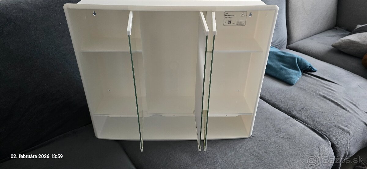 Zrkadlová skrinka - 3