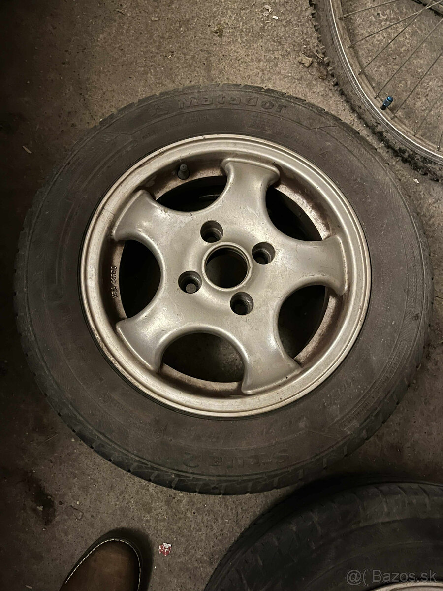 Elektrony na Feliciu R13 4x100 stred 57.1 - 3